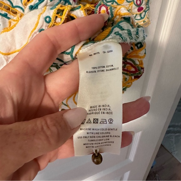 Akemi + Kin Size 2 women’s top from Anthropologie - Picture 2 of 4